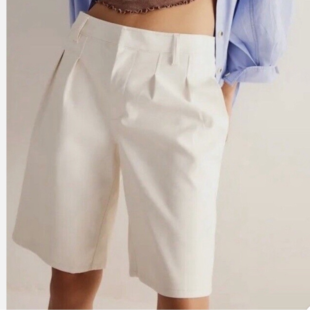 Preloved‎ - We The Free Alandale Ivory Mid Rise Vegan Leather Trouser Short